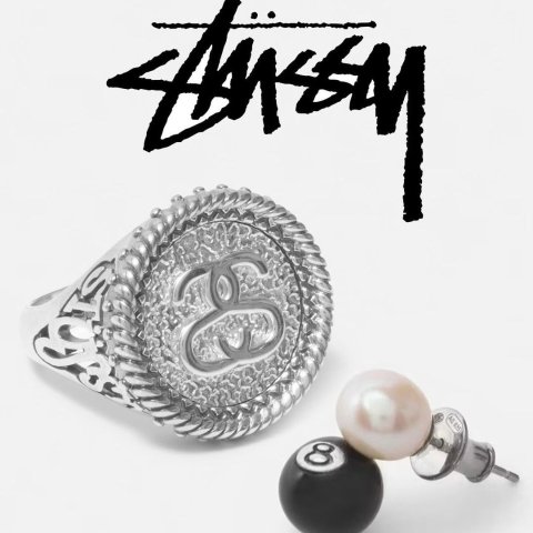3月1日10am 就是本周五Stussy 珠宝系列 黑8耳钉好心动🤩 即将发售