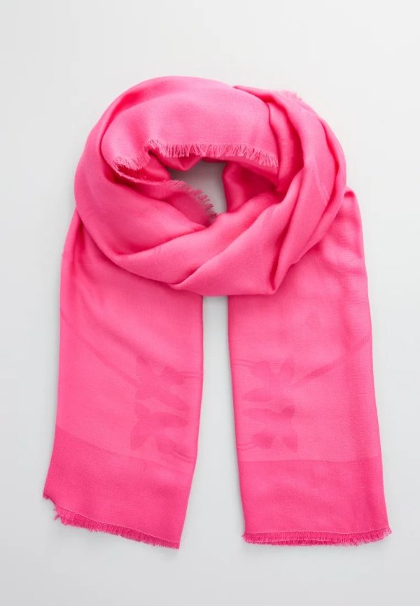 亮粉色围巾