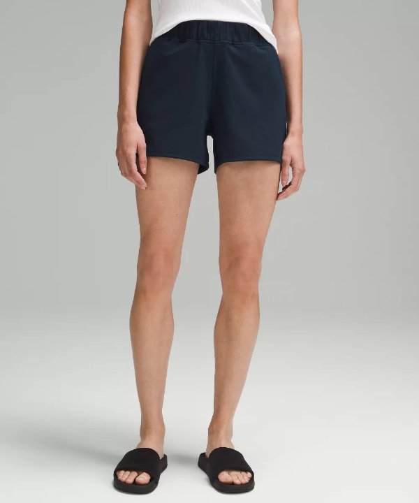 Luxtreme Slim-Fit 短裤