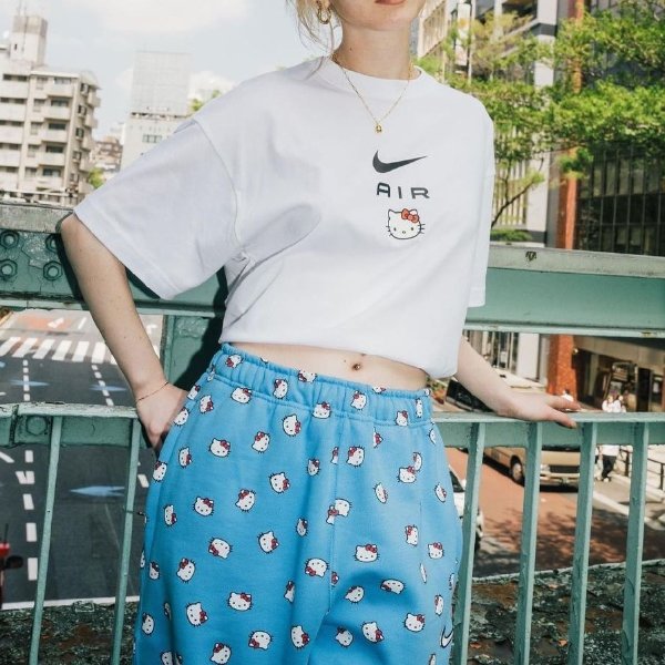 x Hello Kitty 白T恤