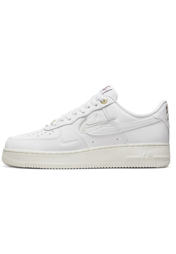Air Force 1 Premium 小白鞋