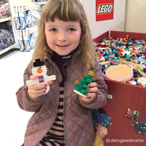 Lego 积木玩具热卖  情人节送礼创意好物