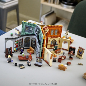 新品预告：LEGO 哈利波特霍格沃茨魔法教室2021年1月1日发售