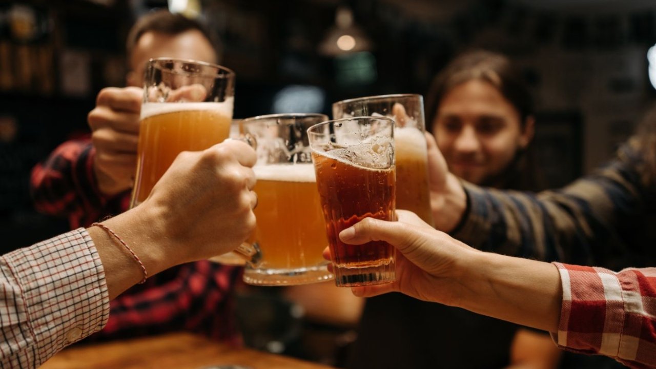 巴黎酒吧推荐 - 便宜学生酒吧、手工啤酒/鸡尾酒酒吧、全景酒吧等