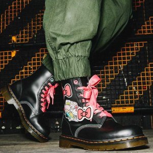 Dr. Martens x Hello Kitty and Friends 联名系列 已发售