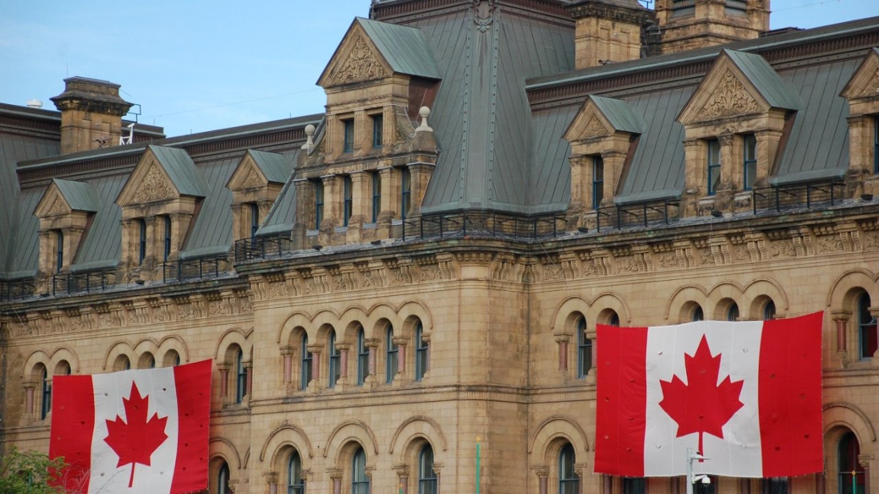 加拿大政府将紧急商业账户的还款期限延长至2023年