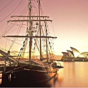 Sydney Harbour Tall Ships 2人90分钟黄昏游+晚餐