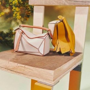 Loewe 新年热促 迷你puzzle、经典水桶包、切尔西靴通通好价收