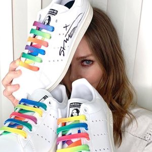 上新：Stella McCartney X Adidas Stansmith 联名合作款小白鞋