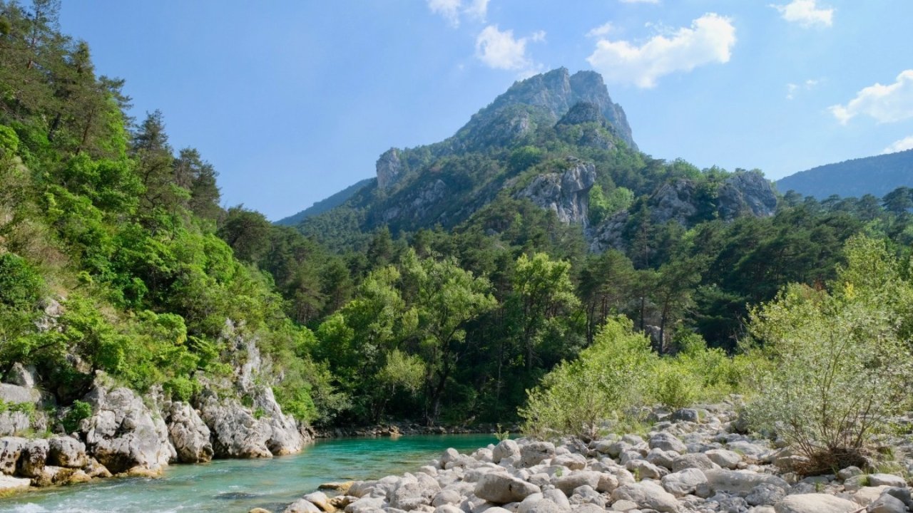 法国最美峡谷TOP10推荐，夏天旅游必去地，风景优美又避暑！