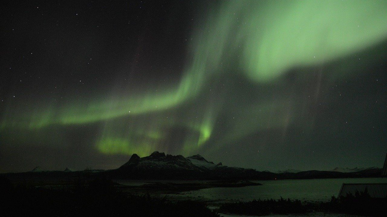 加拿大极光攻略 - 地磁风暴强劲！周六晚多伦多、温哥华等地还有机会看见北极光！
