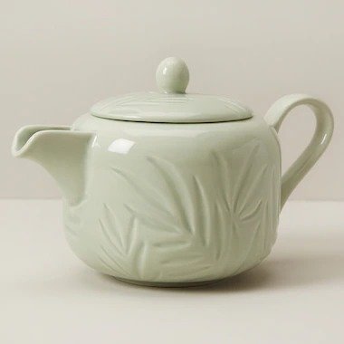 雕纹小茶壶