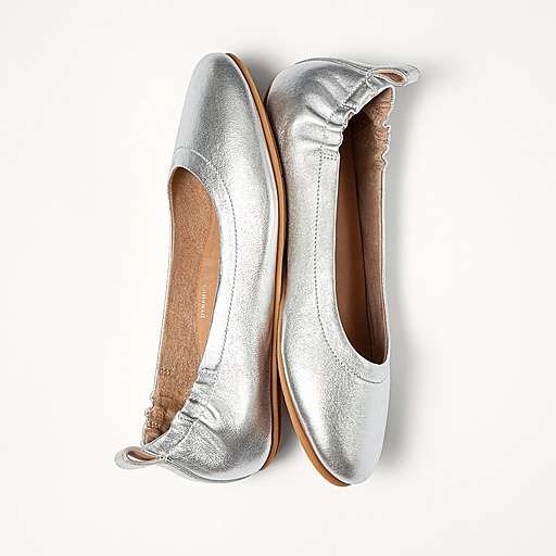 银色芭蕾鞋