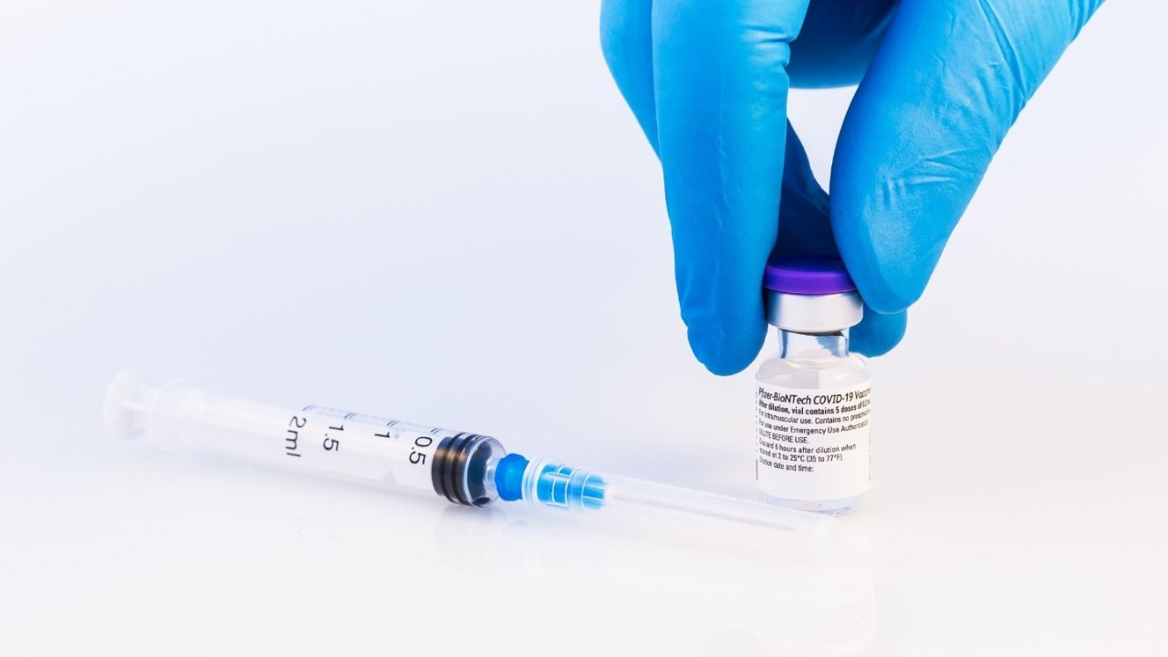 以色列研究：3针辉瑞疫苗对Omicron的效果比对Delta降低了4倍