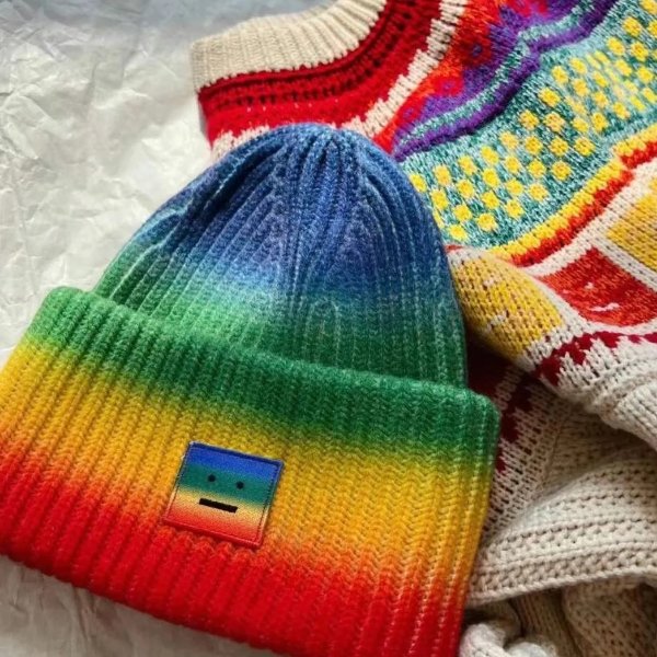 彩虹色冷帽