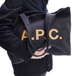 A.P.C.  法式简约风 T恤、卫衣、半月包享好价