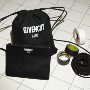 Givenchy 超值闪促 爆款logo相机包、切尔西靴补货！