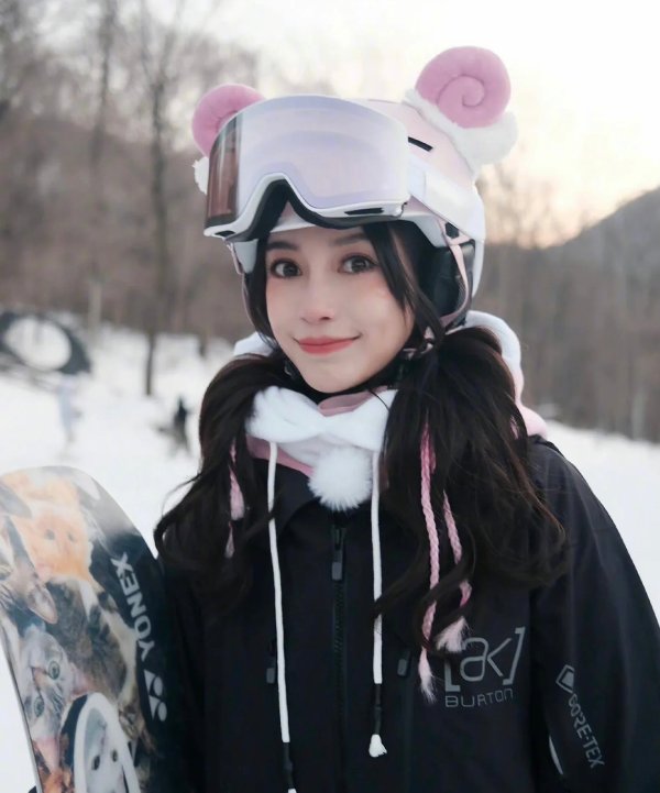 女士 [ak] GORE-TEX 滑雪服
