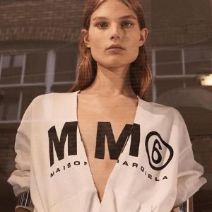 MM6 潮牌热促 Maison Margiela 副线 引领年轻时尚解构风