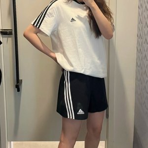 AdidasJennie相似款 @小腿好粗T 恤