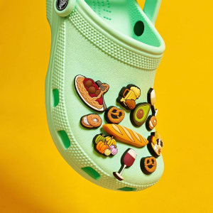 Crocs 懒人洞洞鞋 纯色款 轻便透气 舒适度满分 丑萌可爱