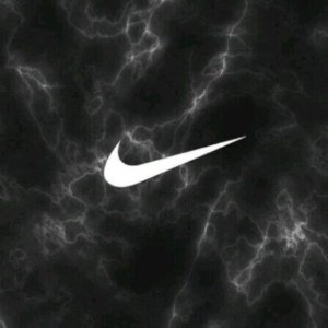 黑五来啦：Nike 球鞋早鸟价！奶茶勾AF1€104 德训鞋€71