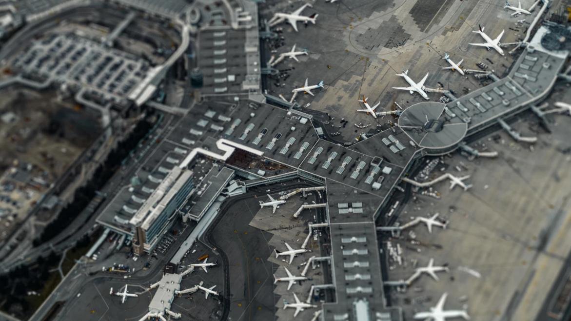 温哥华机场抵达攻略 | 机场航站楼分布、从机场到市区交通指南