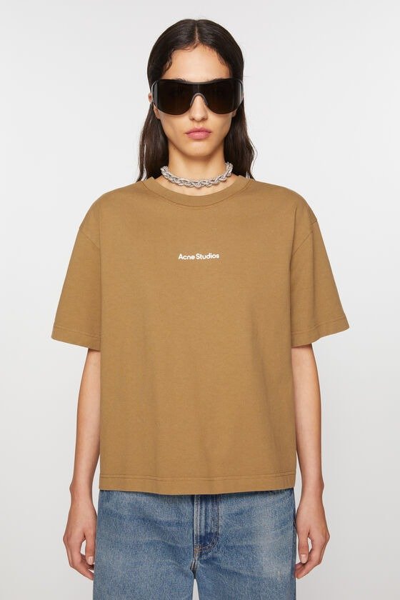 T-shirt 棕色