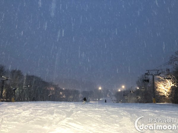 下雪天滑雪别有一番风味,不过不建议第一次就选择雪天