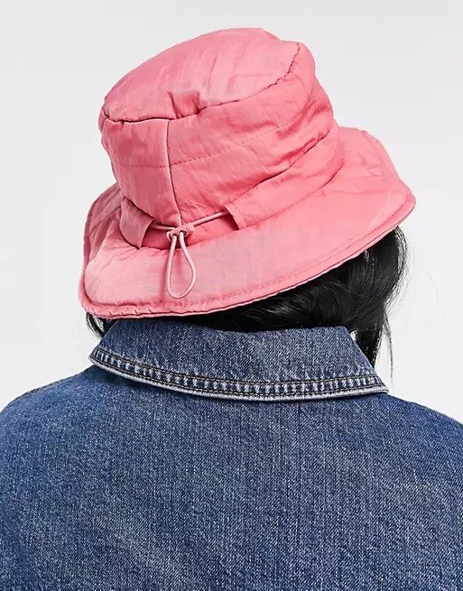 玫瑰色渔夫帽