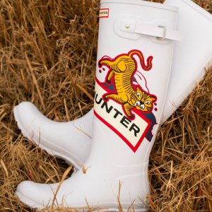 预告：Hunter Boots 虎年胶囊系列 经典长靴$195 封面款$200