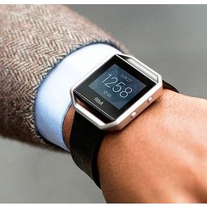 史低速抢！Fitbit Blaze 心率监测智能运动手表 2色