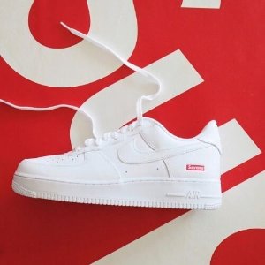 Supreme X NIKE Air Force 1 联名款运动鞋 黑白双色可选