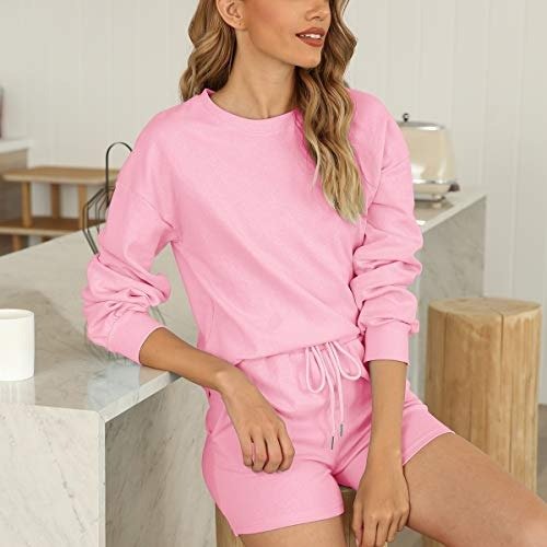 粉色睡衣套装