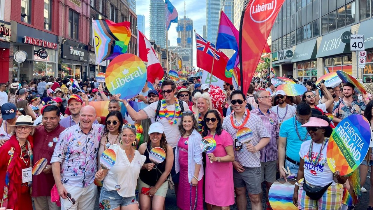 2023多伦多骄傲月Pride Month活动 - 大批人群挤满街道，财政部长参加，特鲁多错过！