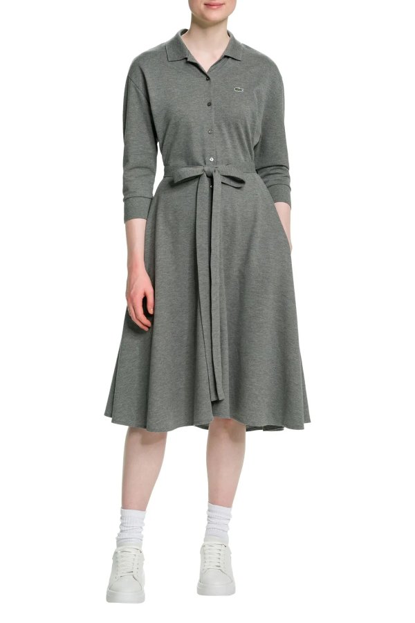灰色连衣裙