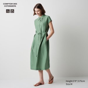 Uniqlo很舒服的低饱和绿色褶裥连衣裙