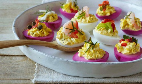 or devilled eggs (uk), 也叫stuffed eggs, angel eggs, eggs mimosa