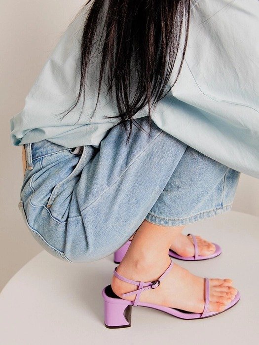 紫色细带凉鞋