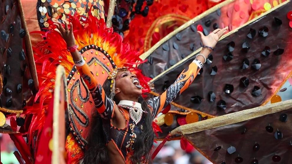 全民参与！北美最大狂欢节大游行：加勒比狂欢节万人沸腾，挤爆多伦多！
