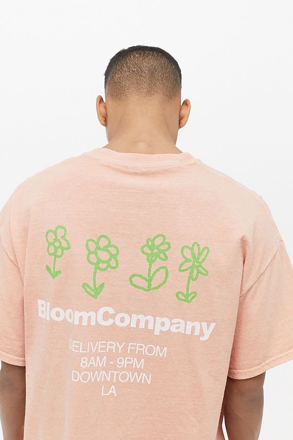 UO – T-Shirt „Bloom Company“ in Apricot