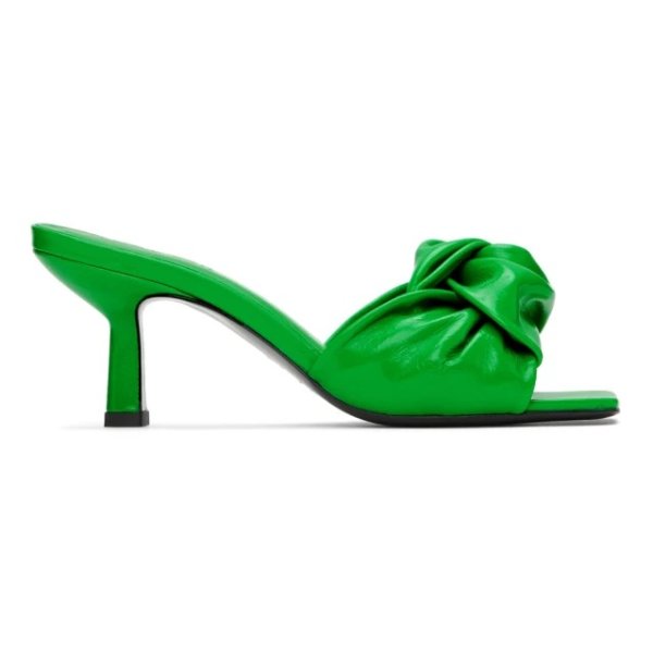绿色凉鞋