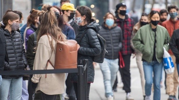 加拿大取消强制口罩政策，口罩佩戴或将两极化