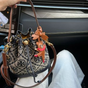 Tory Burch 真的很能打！越看越高级🔥黑金豆腐包$516