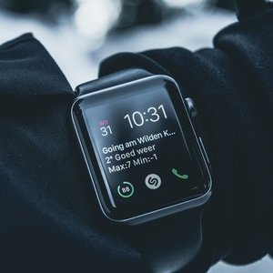 Apple Watch Series 3  GPS + Cellular智能手表