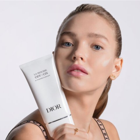 150ml仅€40 国内460rmb新品：Dior 迪奥睡莲洁面 深彻净洁 舒缓保湿 绵密亲肤