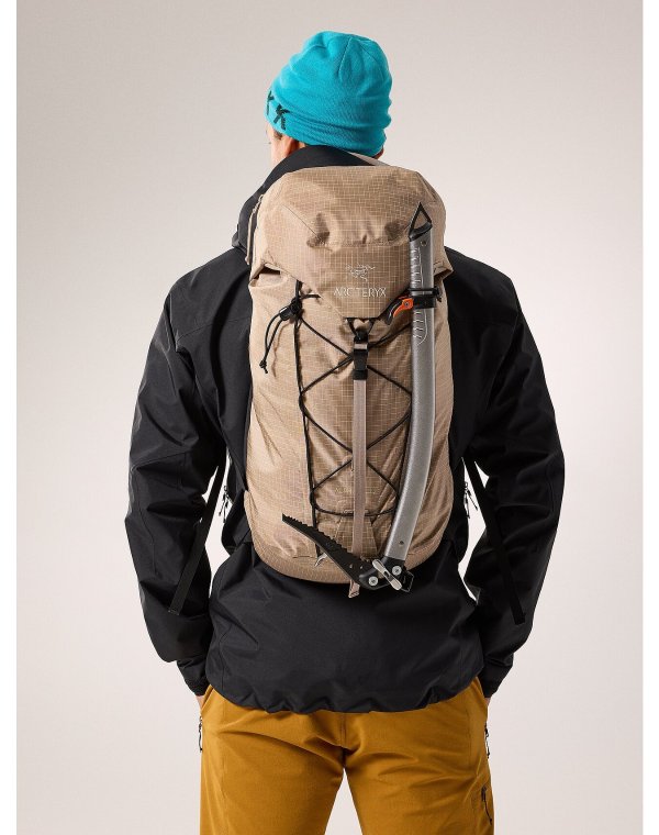 Alpha SL 23 Backpack Alpha SL 23背包$220.00 超值好货| 北美省钱快报