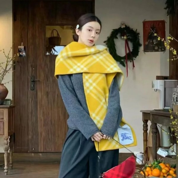 黄色格子围巾