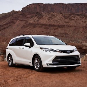 2021 Toyota Sienna Minivan 换代发布