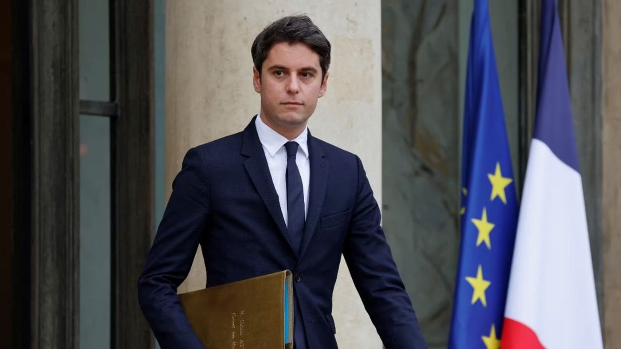 法国政府改组 - 博尔内辞职！教育部长接替博尔内成为第五共和国历史上最年轻总理